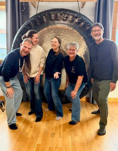KLANGerfüllte Nacht der Gongs – Gong-Puja bei Celle