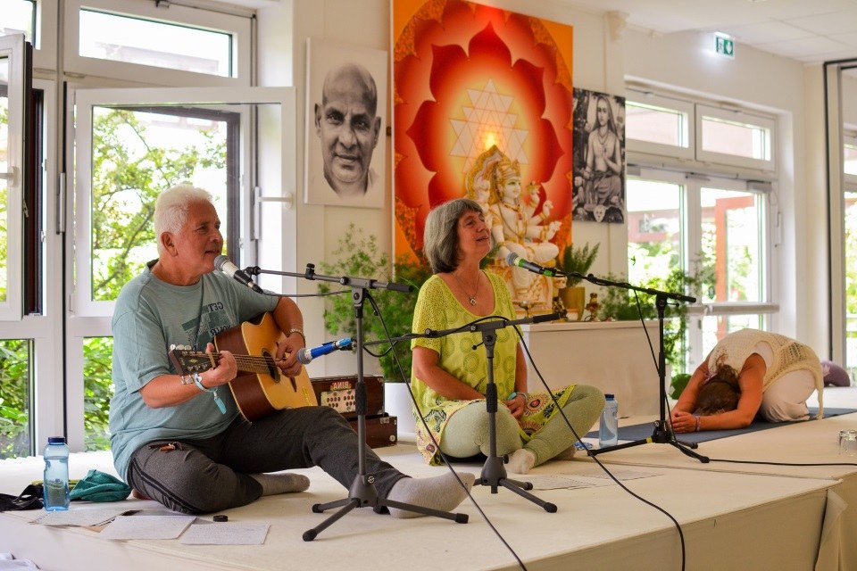 Mantra-Konzert mit Gruppe Mudita – Yoga Vidya Bad Meinberg
