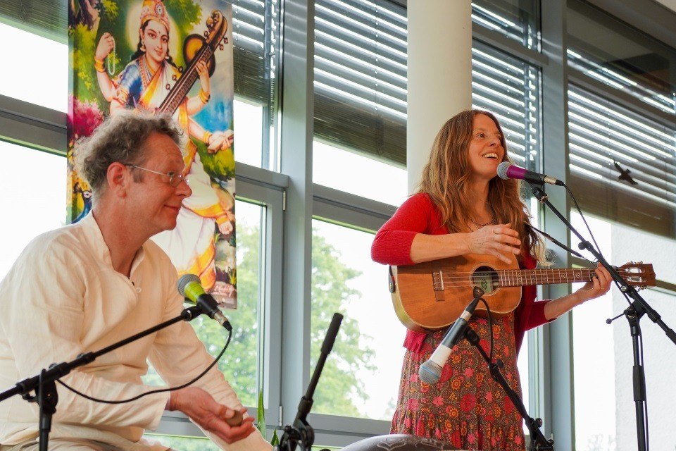Mantra-Konzert mit Shankari Susanne Hill – Yoga Vidya Bad Meinberg